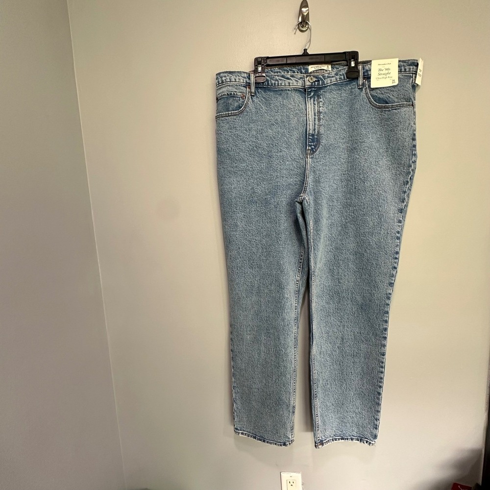 Abercrombie & Fitch The 90s Straight Ultra High Rise Light‎ Wash Jeans 36w 22L